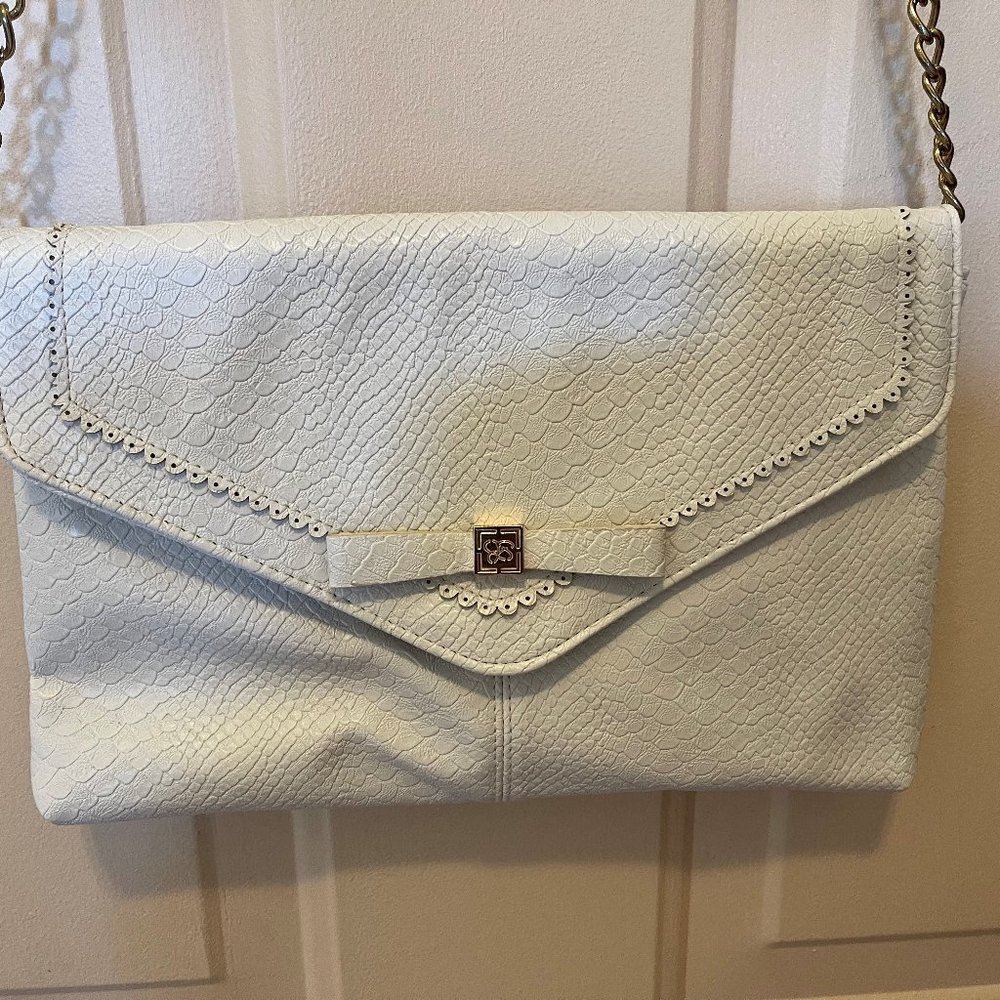 Jessica Simpson Corrinne Women's Crossbody Messenger Bag. Faux Leather, Gold